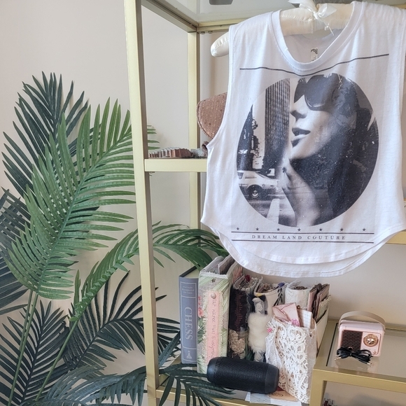 NYC Fashion 90s Muscle Tee - Size Small - Picture 1 of 4